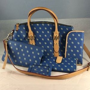 Vintage Dooney and Bourke shoulder bag set